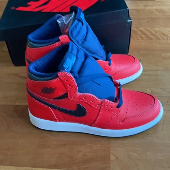 Sneakers - Picture 5 of 12